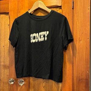 10/25$ 🧁 Black 'Honey' Graphic T-Shirt